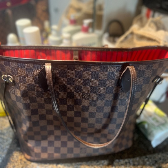 It is in perfect condition, I only used it 4 times, it has a dust bag - Picture 3 of 4